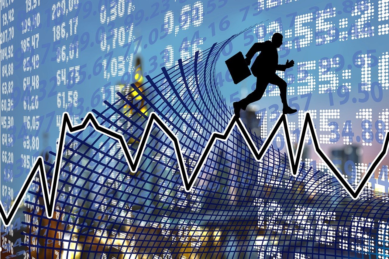 eToro (ETOR)